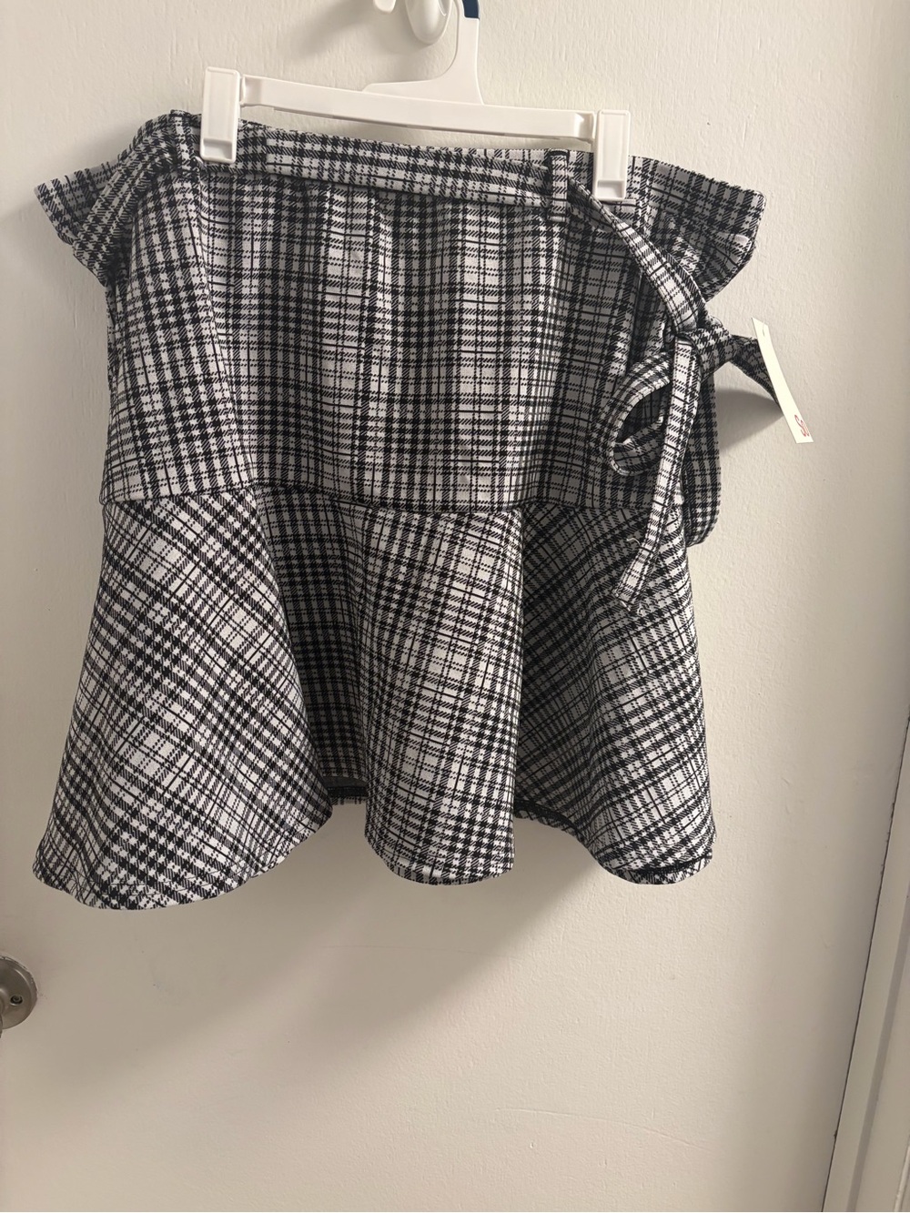 NWT SO Black & White Plaid Paperbag Waist Tie Mini Skirt Size 1X